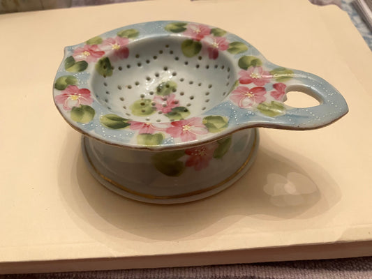Floral pattern china tea strainer